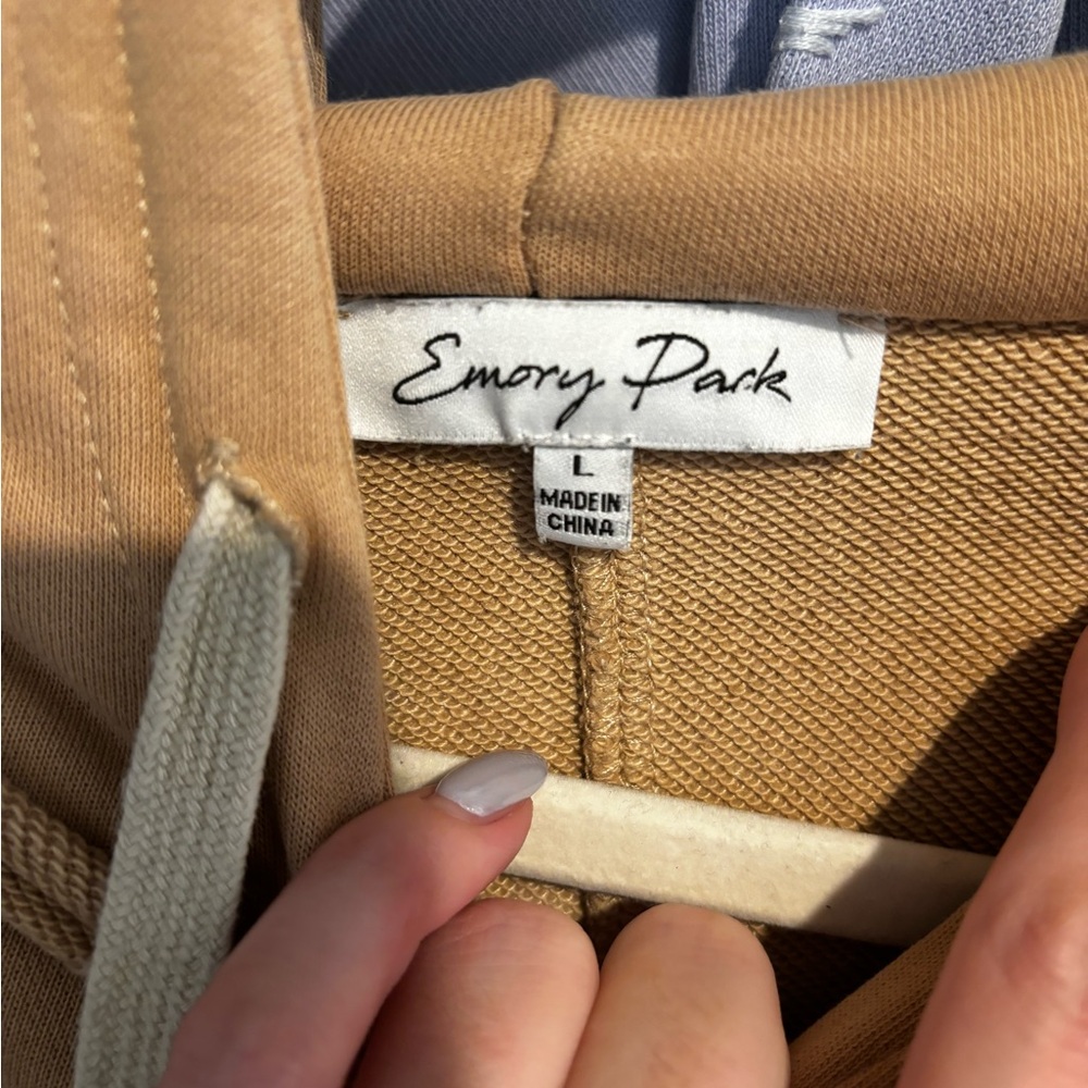 Emory Park Cropped Distressed Tan Hoodie Size Large - Picture 3 of 4